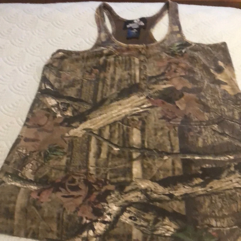 Mossy Oak Breakup Infinity Henley Tank M(8-10) - Picture 1 of 2